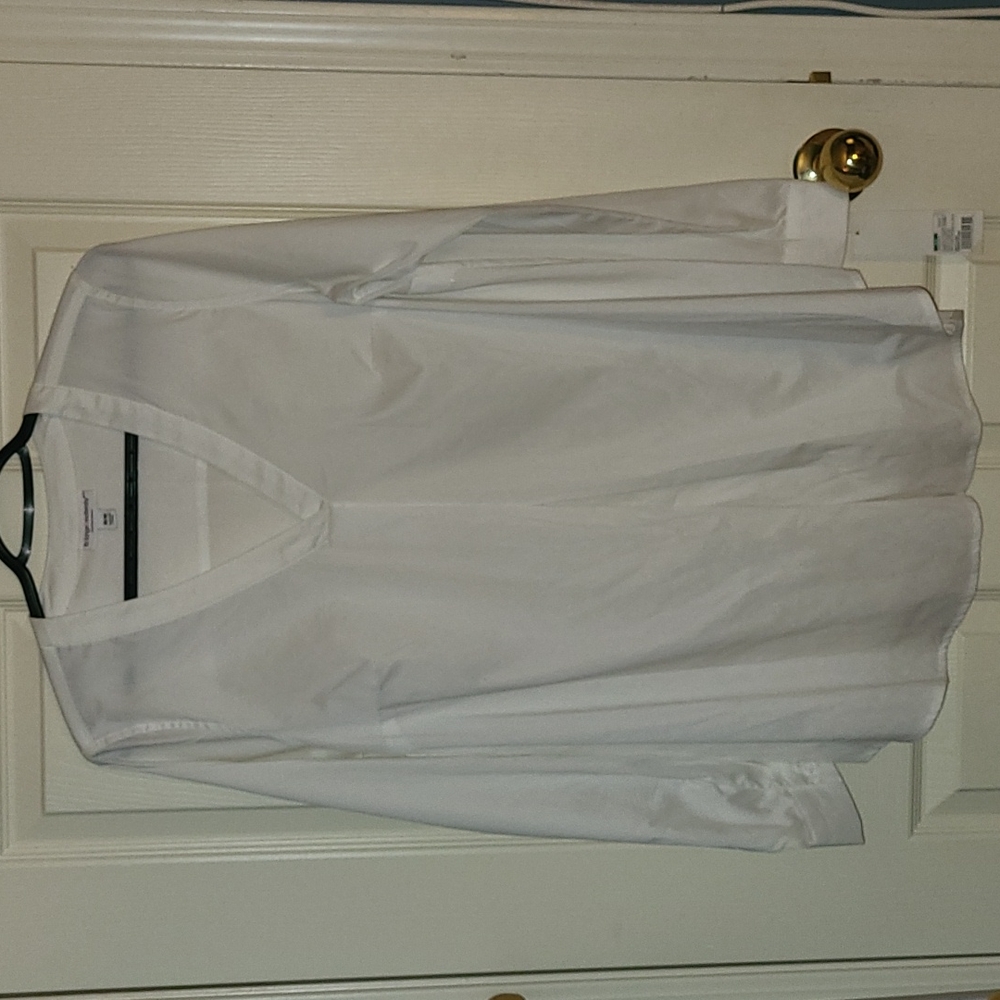 NWT Liz Lange long sleeved blouse